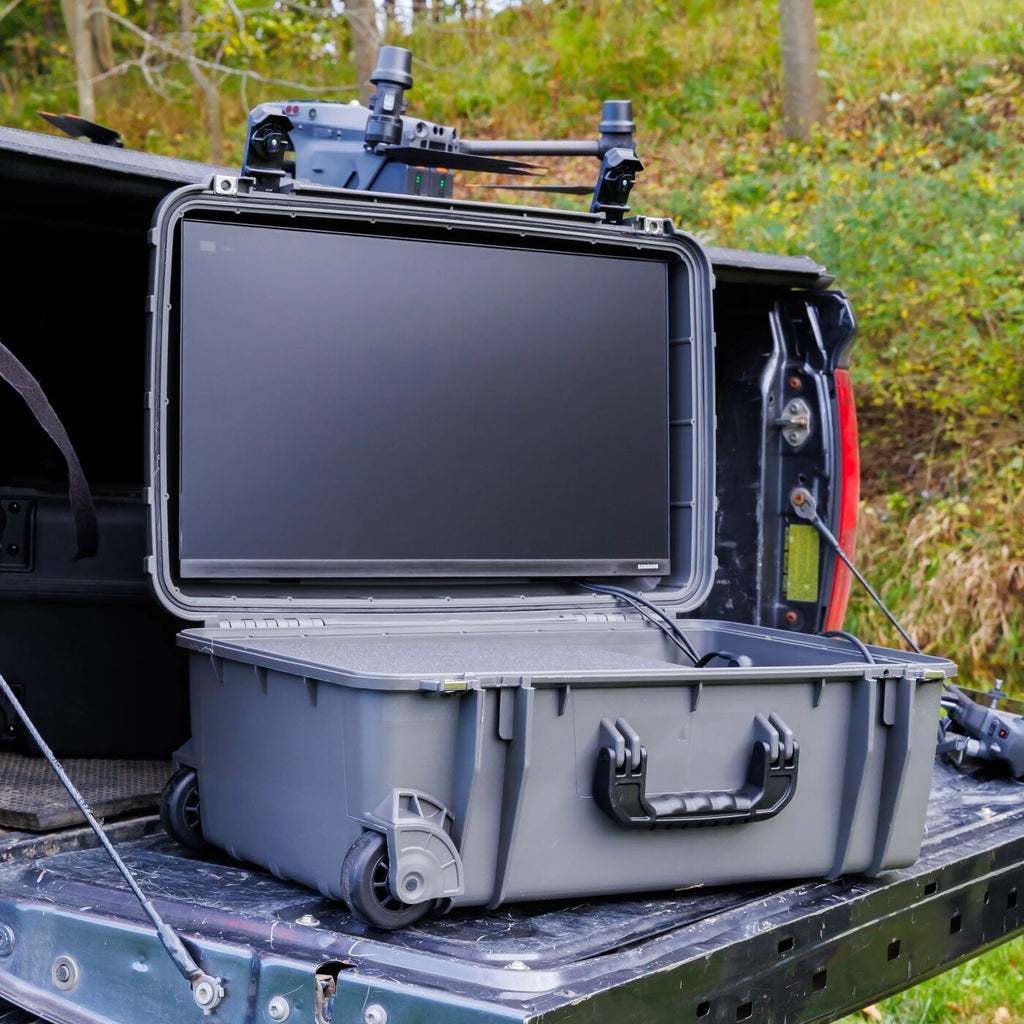 24" Monitor in Hardshell Case w/ Battery